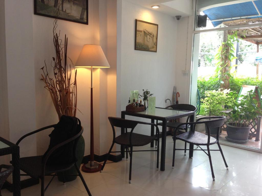 Corner Cafe Bed & Breakfast HHQ Exterior foto