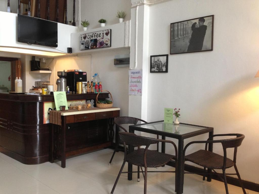 Corner Cafe Bed & Breakfast HHQ Exterior foto