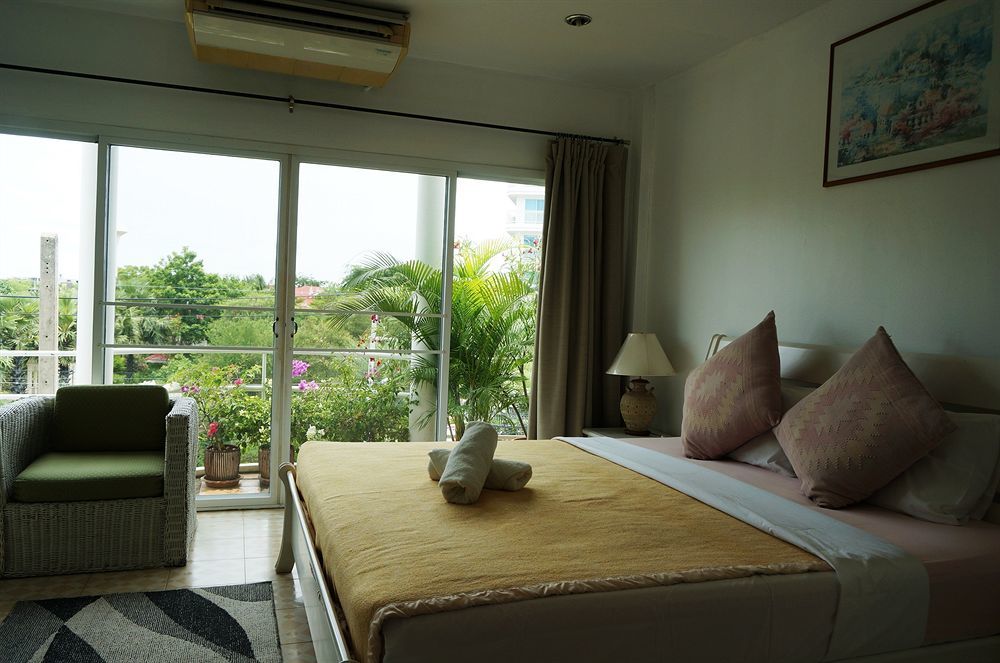 Corner Cafe Bed & Breakfast HHQ Exterior foto