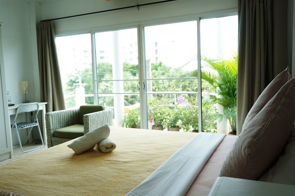 Corner Cafe Bed & Breakfast HHQ Exterior foto