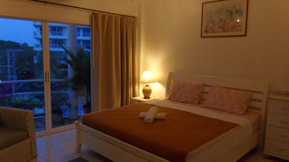 Corner Cafe Bed & Breakfast HHQ Exterior foto