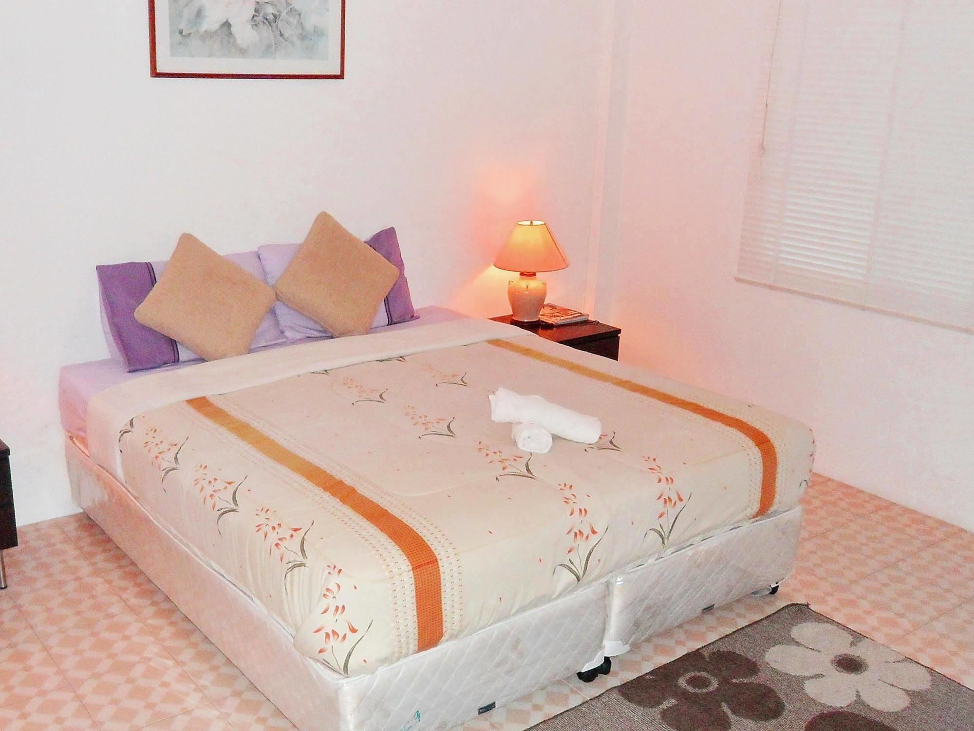Corner Cafe Bed & Breakfast HHQ Exterior foto